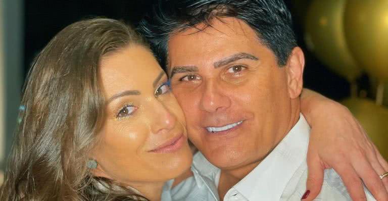 Elaine Mickely e Cesar Filho estão casados desde o ano 2000 - Instagram/@elainemickely