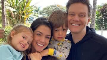 Thais Fersoza com o marido, Michel Teló, e os filhos, Melinda e Teodoro - Instagram/@tatafersoza