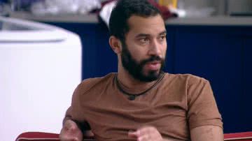 No 'BBB21', Gil se preocupa com eliminação de Sarah - Divulgação/TV Globo