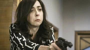 Verônica (Marianna Armellini) se dá mal ao tentar matar Micaela (Sabrina Petraglia) - Globo