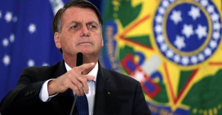 Bolsonaro volta a criticar opositores sobre o preço dos fuzis - Instagram/@jairmessiasbolsonaro