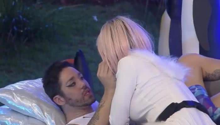 Rico Melquiades e Aline Mineiro em festa - PlayPlus