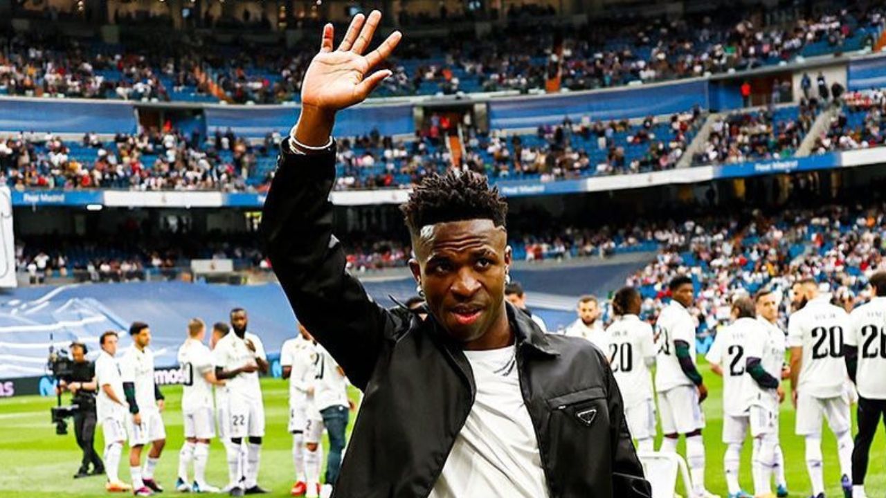 Vini Jr não joga hoje, mas receberá homenagem do Real Madrid.