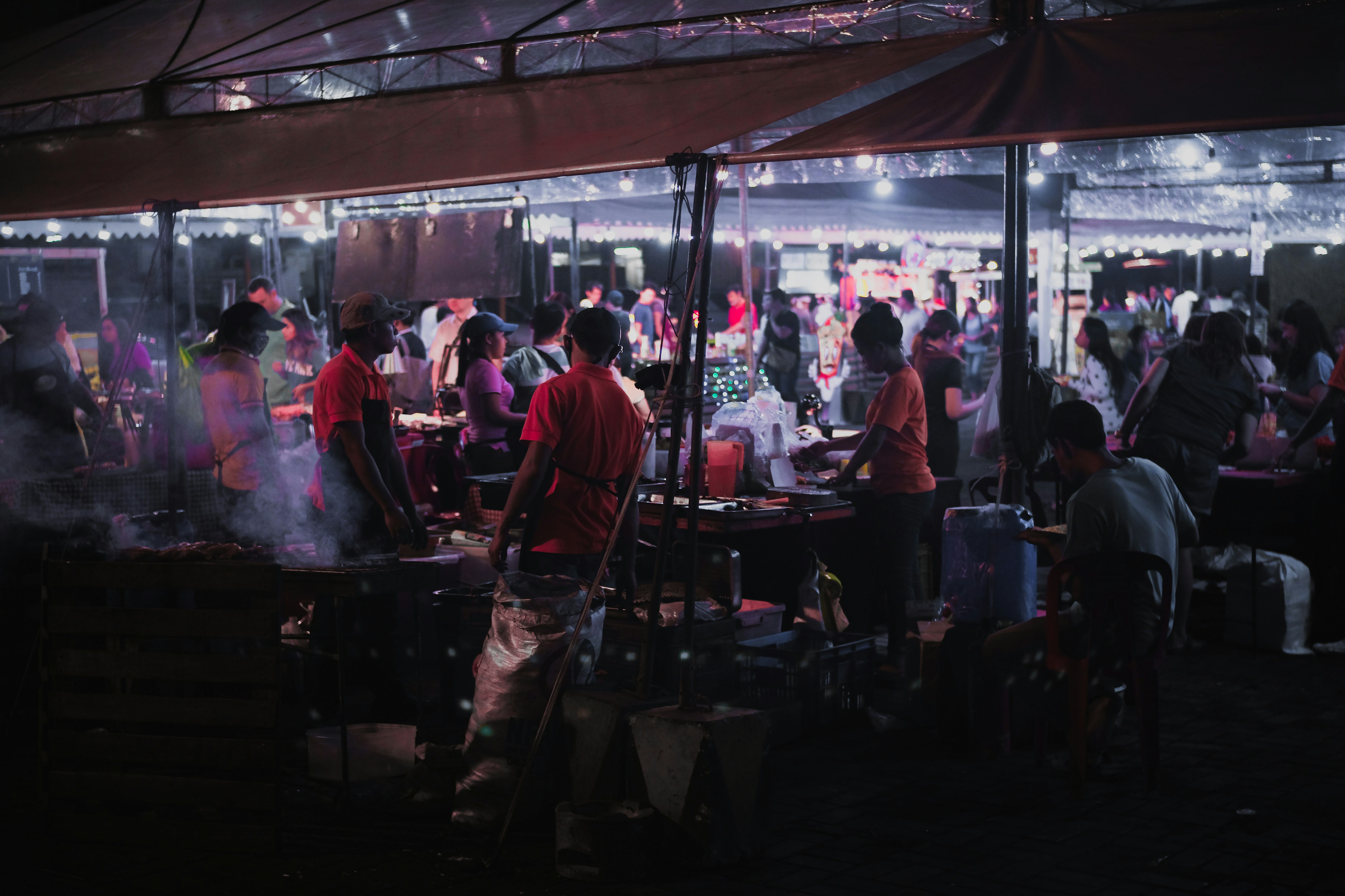 Barracas de comida dão dinheiro em festa junina