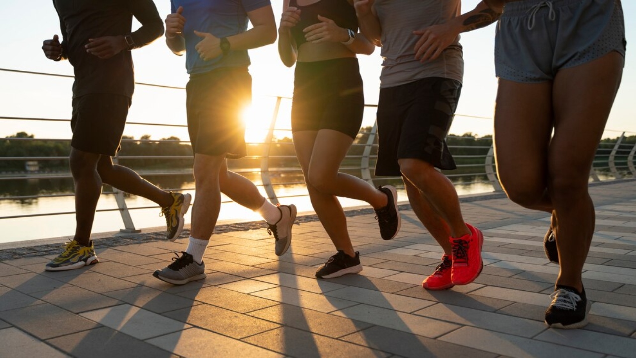 começar a correr e praticar caminhada benefícios da atividade