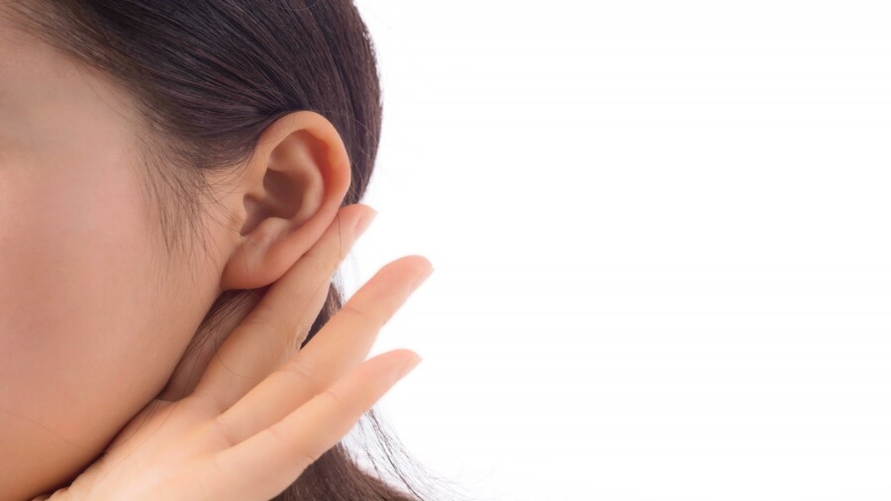 Cutucar o ouvido: por que você deve evitar esse hábito