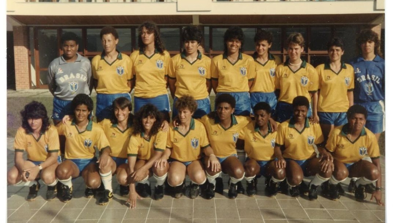 Seleção brasileira de futebol "herdou" uniformes de time masculina
