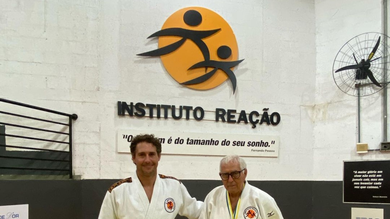 O ex-atleta olímpico, Flavio Canto criou, juntamente com seu técnico Geraldo Bernardes e amigos, o Instituto Reação