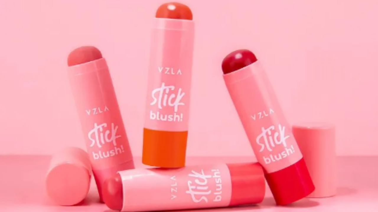 Vizzela apostou no blush para o stick na maquiagem