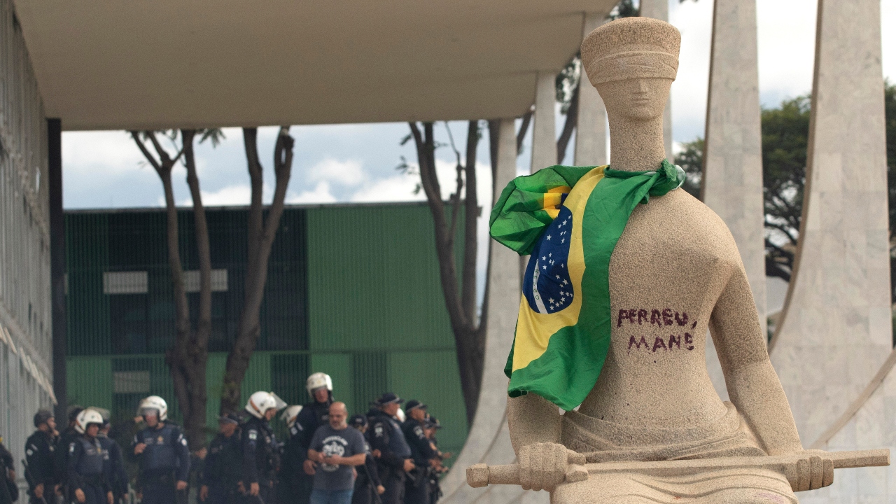 Conheça a história da Estátua da Justiça, alvo de atentado no STF