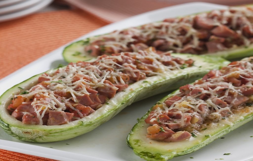 Foto de receita de abobrinha com salsicha deliciosa
