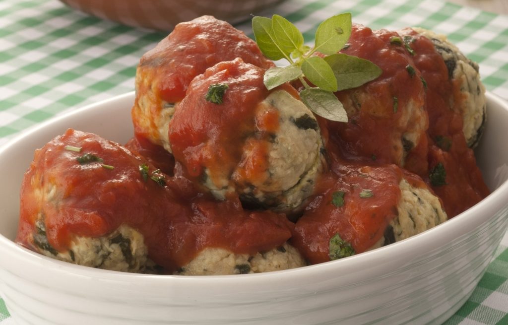 Foto de receita de almôndega de frango com molho ao sugo