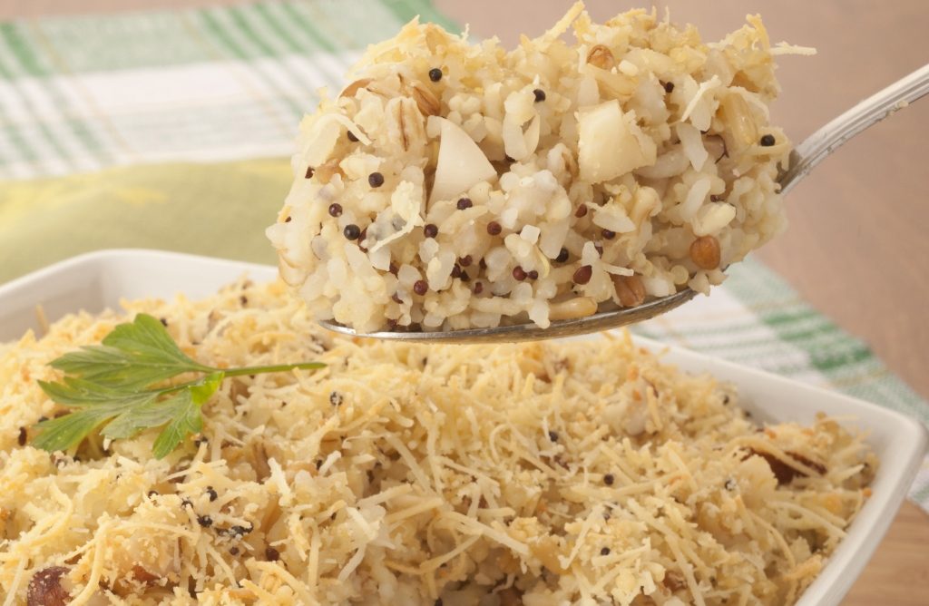 Foto de receita de arroz 7 grãos com castanha e queijo