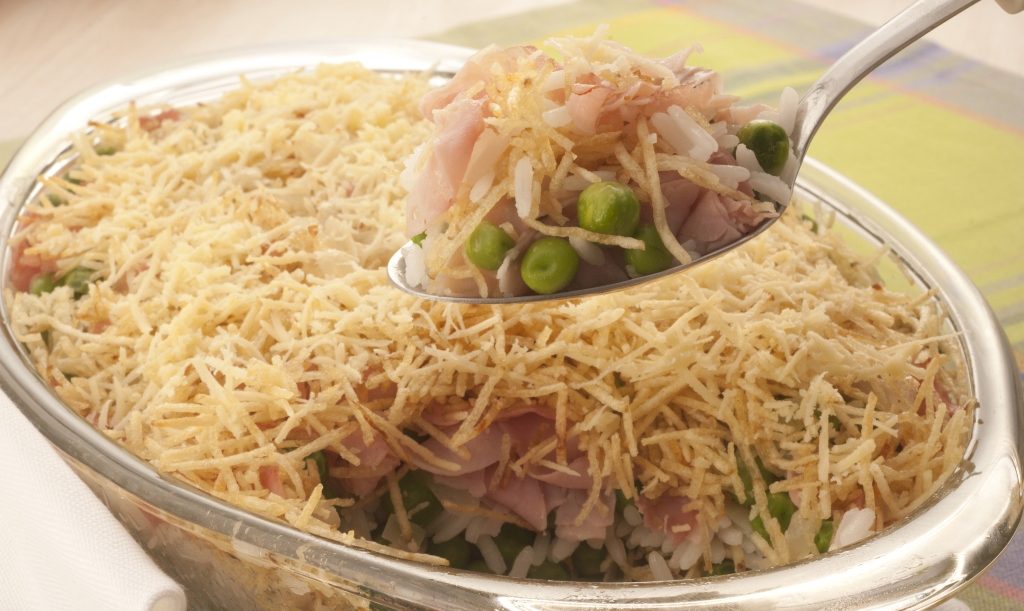 Foto de receita de arroz à francesa com ervilha e presunto