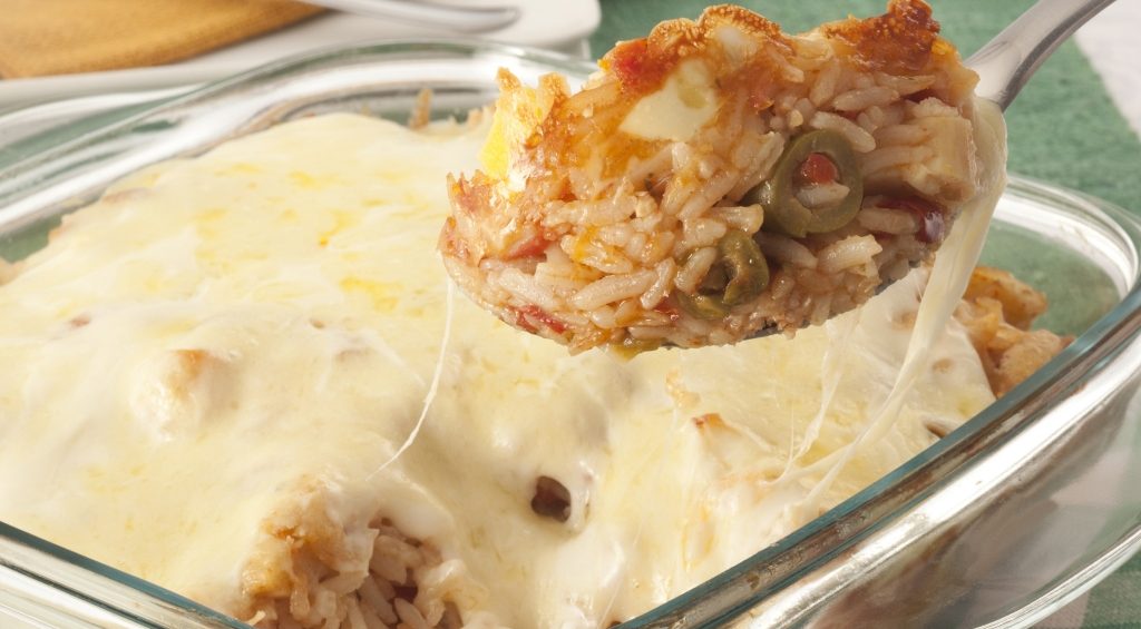 Foto de receita de arroz com linguiça de frango