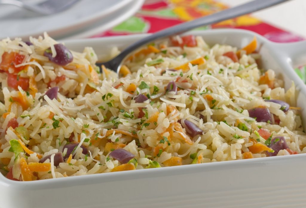 Foto de receita de arroz nutritivo com cenoura e abobrinha