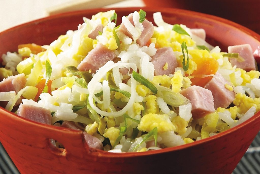 Foto de receita de arroz oriental