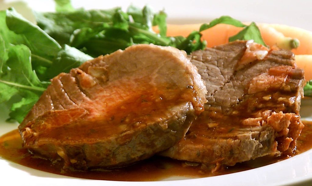 Carne assada ao molho madeira