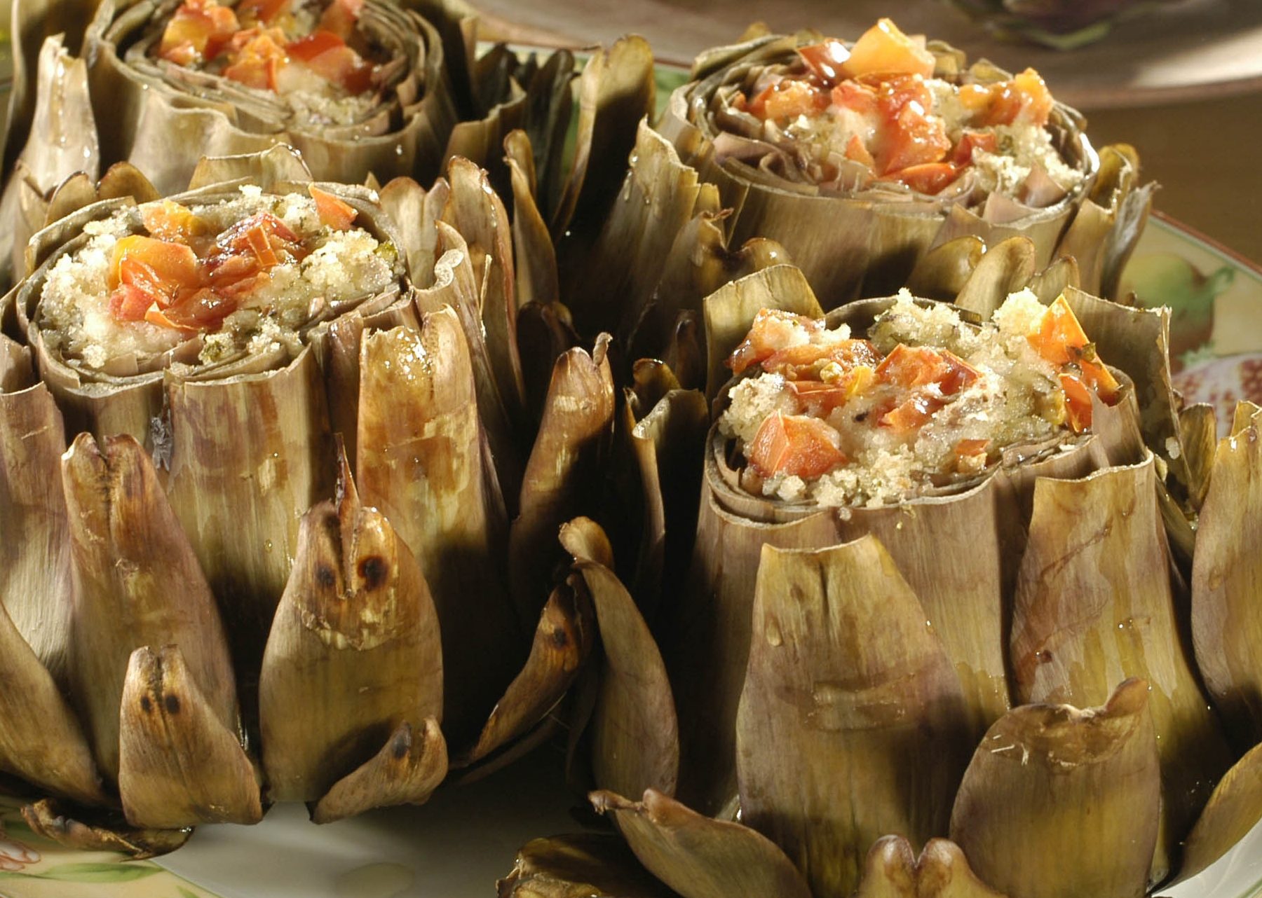 Foto de alcachofras recheadas com salsicha