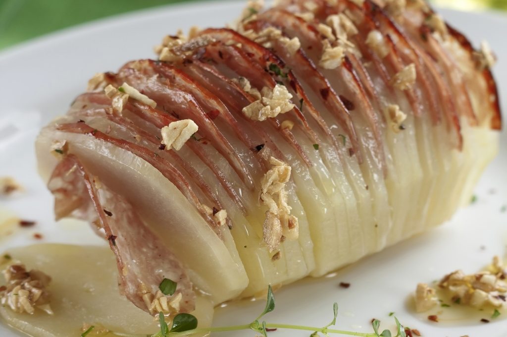 Foto de batata assada com salame