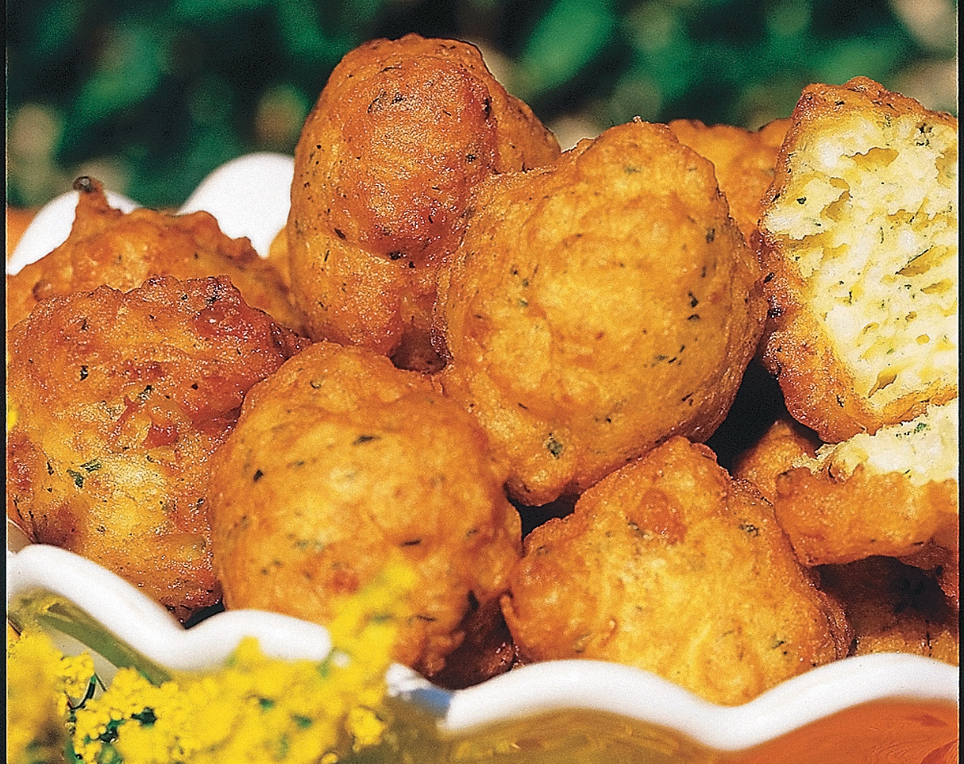 Foto de Bolinho de arroz com salsa