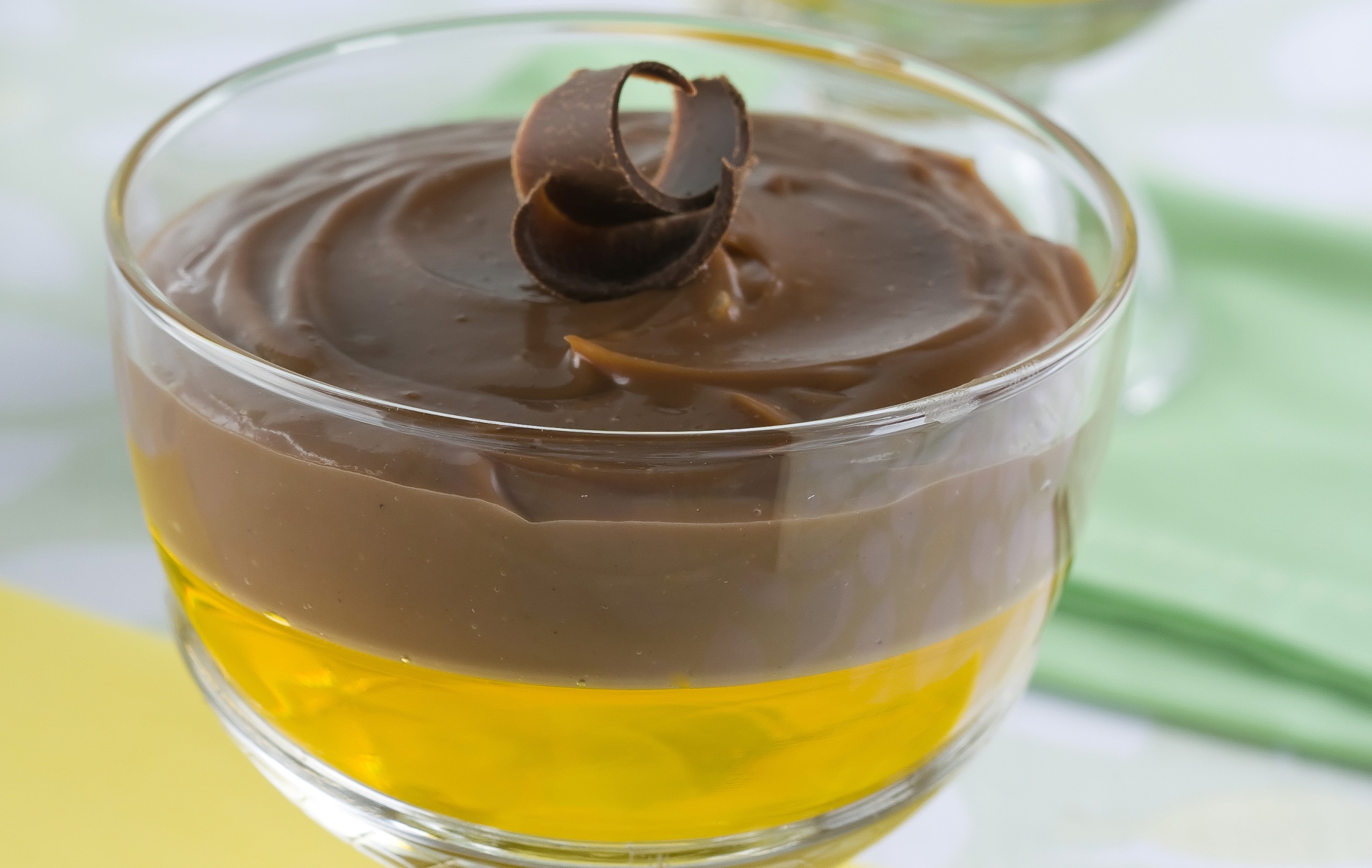 Foto de Brigadeiro cremoso com gelatina de maracujá