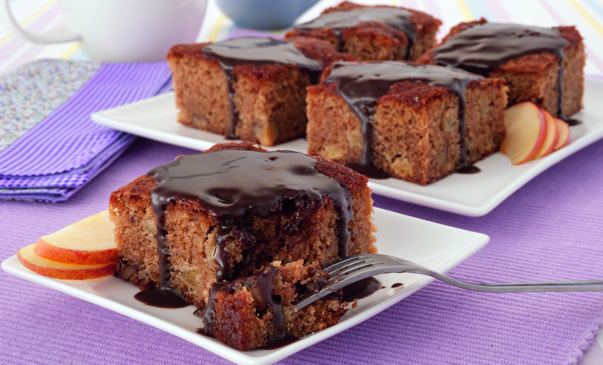 Foto de Brownie de maçã com nozes