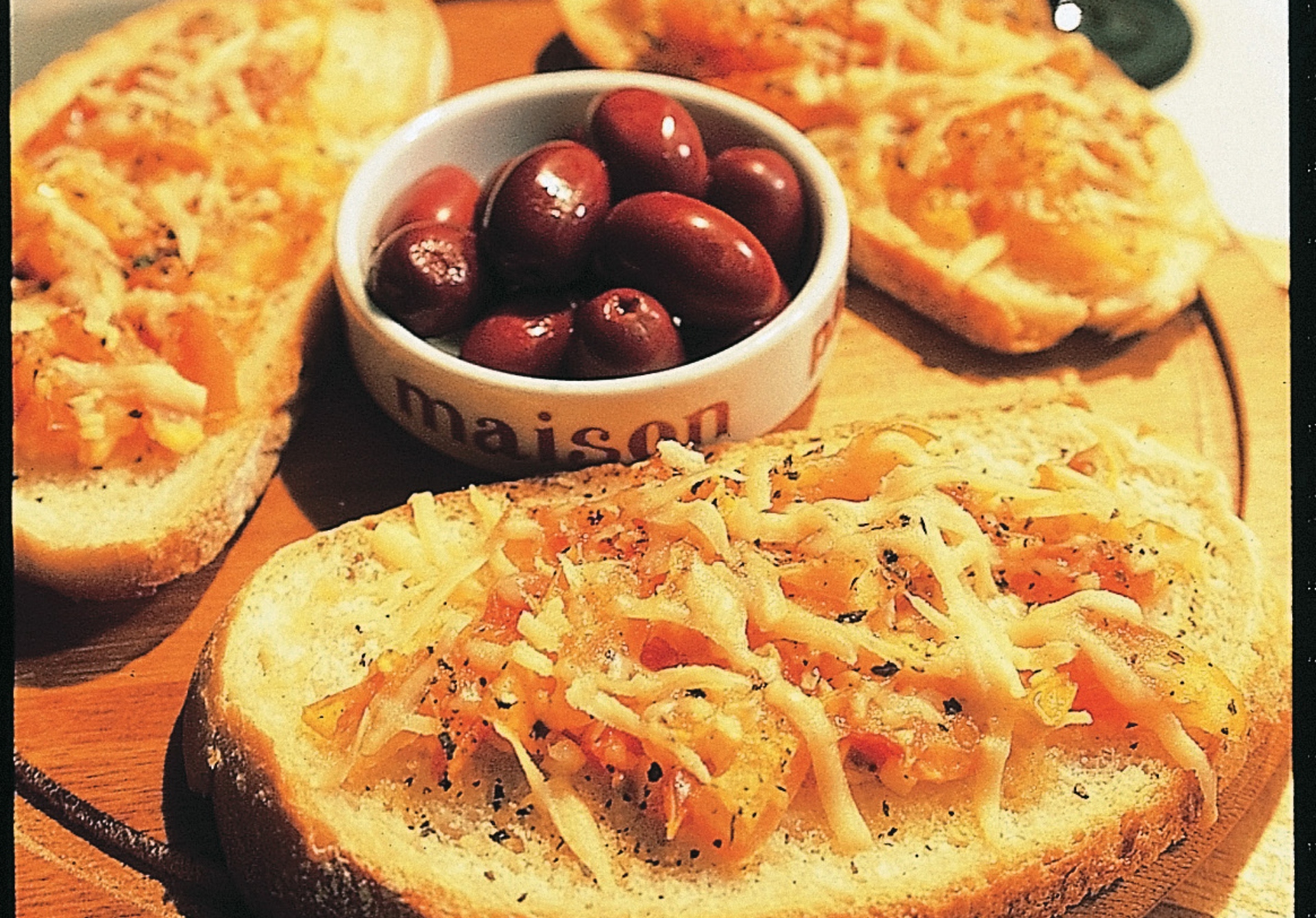 Foto de Bruscheta de tomate e manjericão