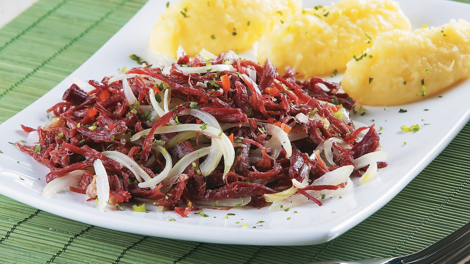Carne Seca com Purê de Mandioca._1