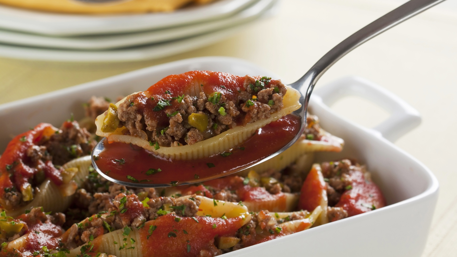 Conchiglione Recheado Com Carne Moída