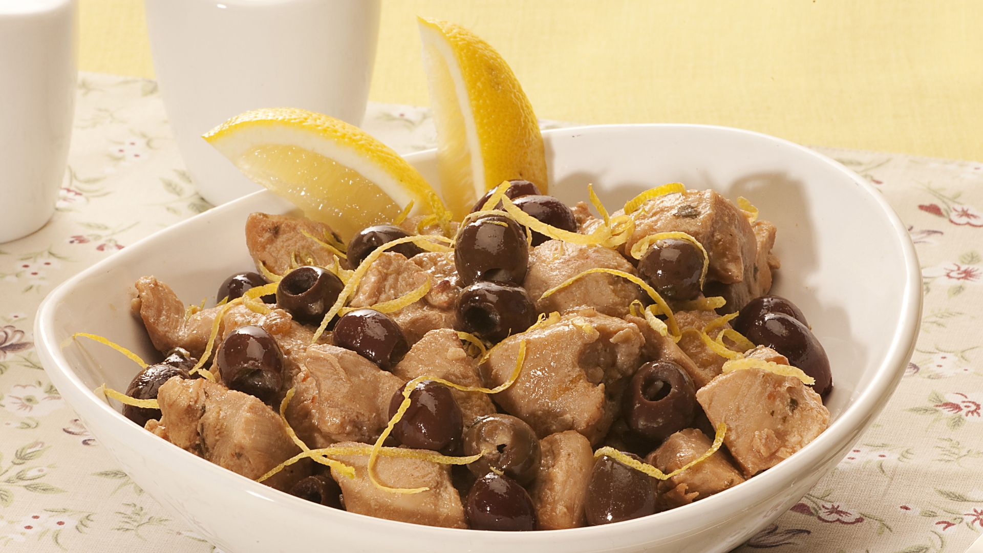 Cubos de frango com vinho e limão-siciliano