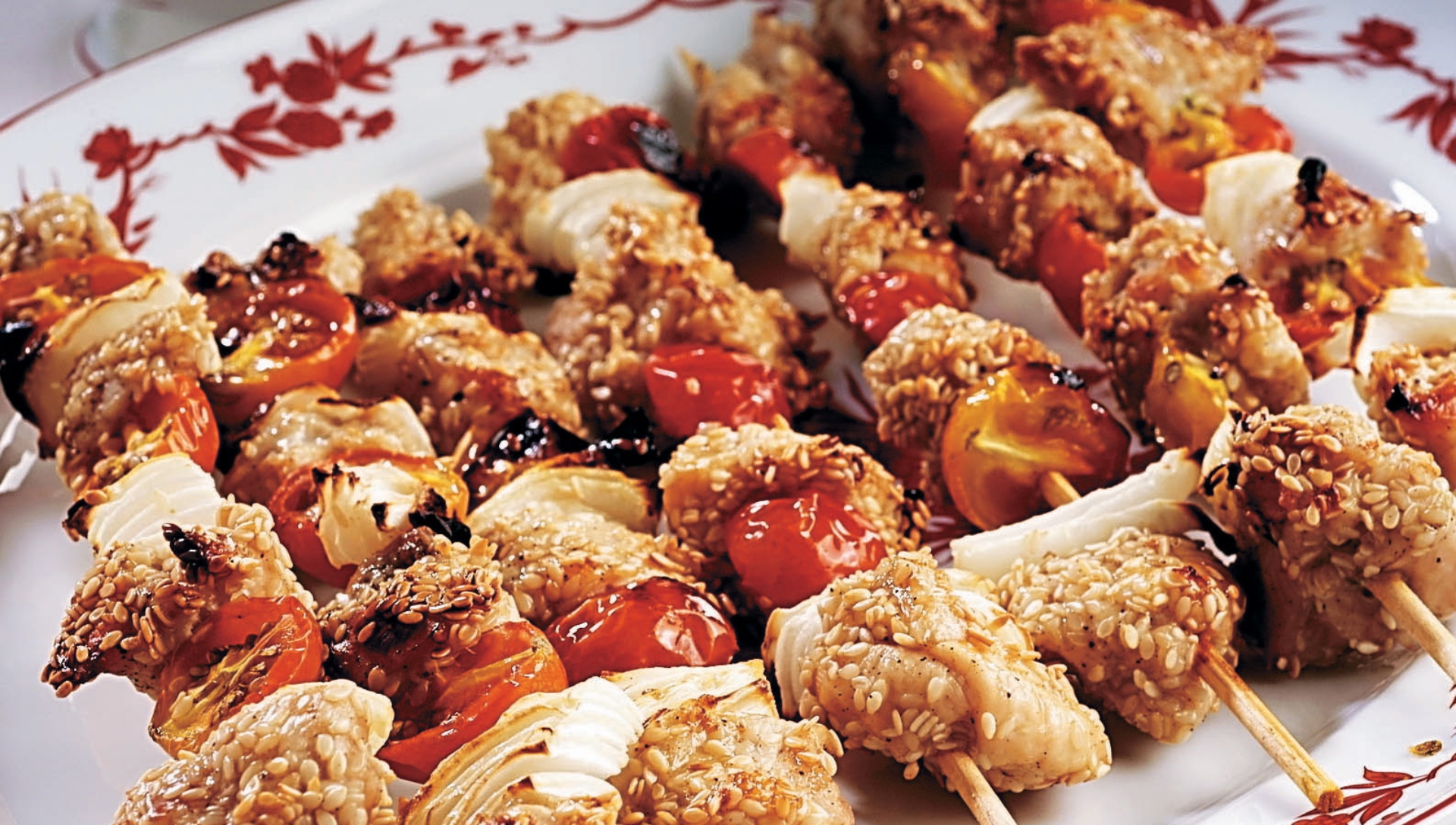 Foto da receita de espetinho de frango com gergelim