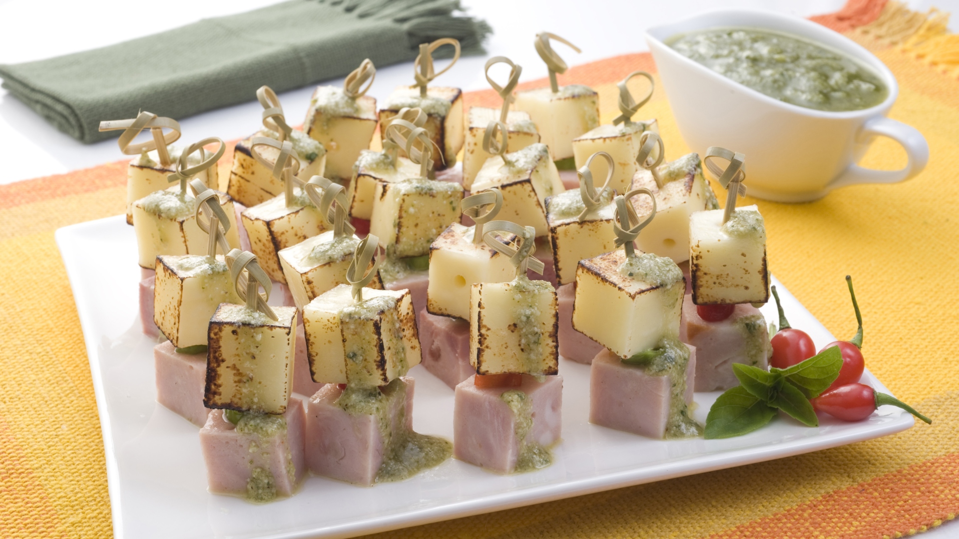 Foto da receita de espetinho de tender e queijo