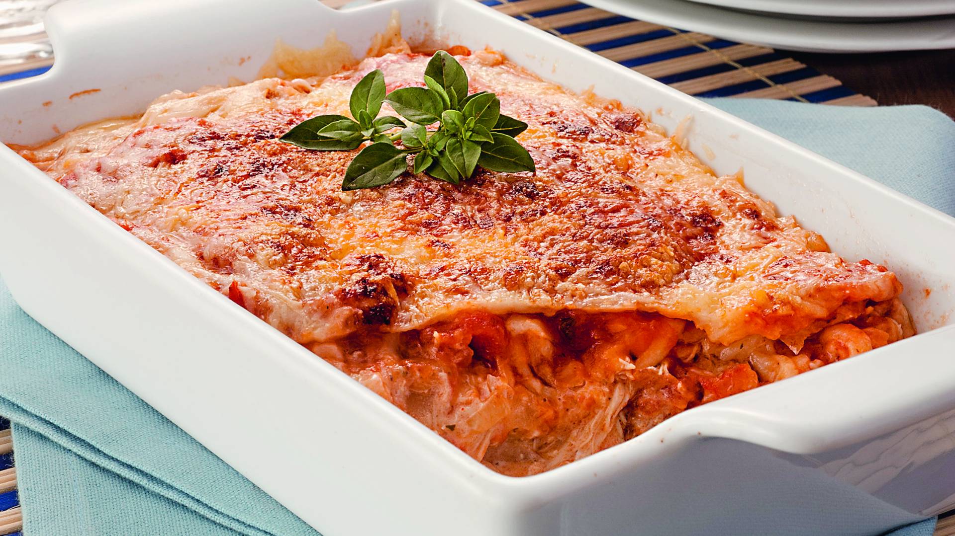 Frango desfiado à parmegiana