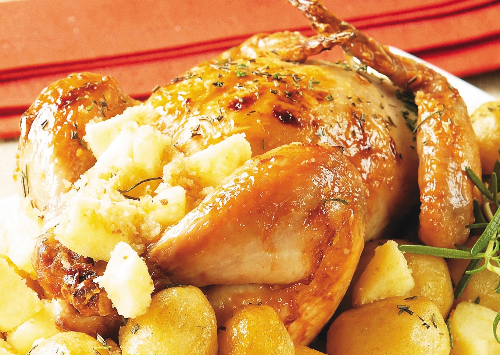 Galeto dourado com batata sautéGaleto dourado com batata sautéGaleto dourado com batata sautéGaleto dourado com batata sauté