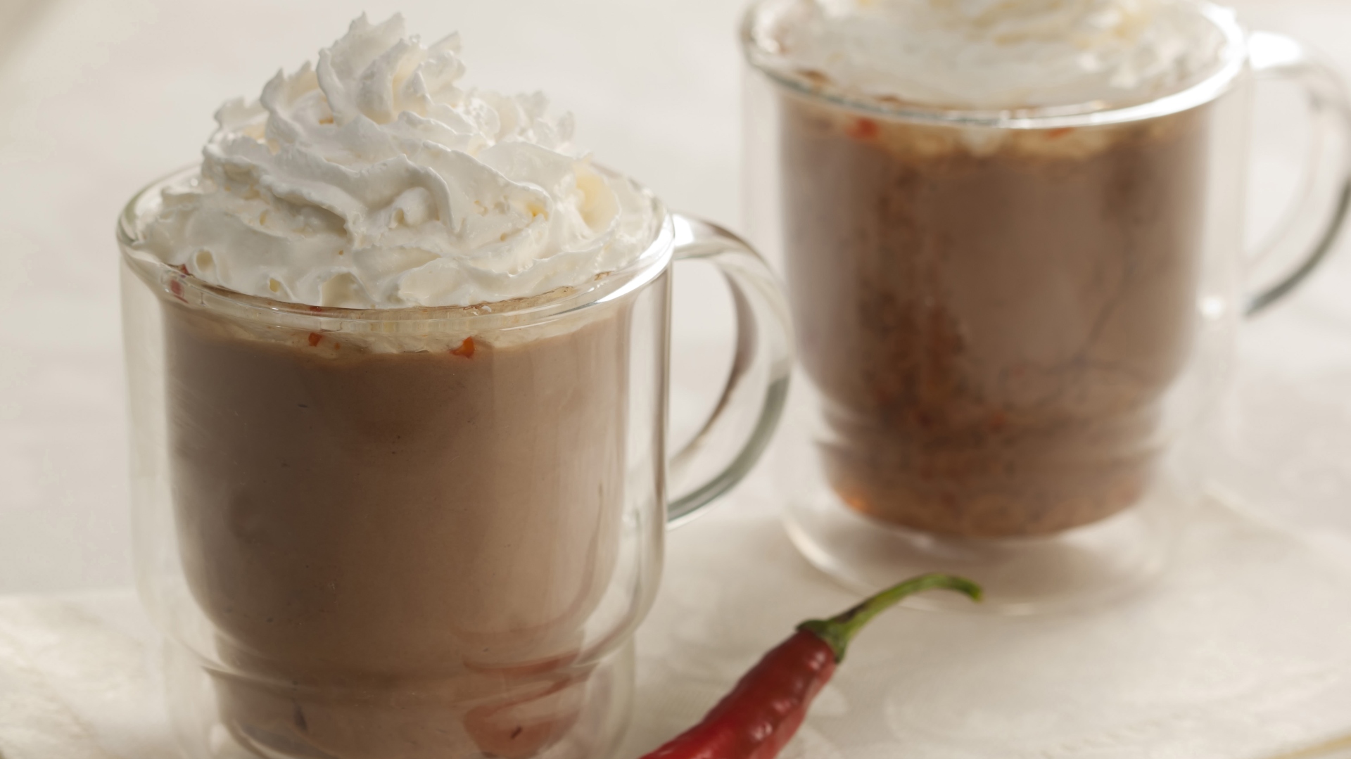 Gelado cremoso de chocolate com pimenta