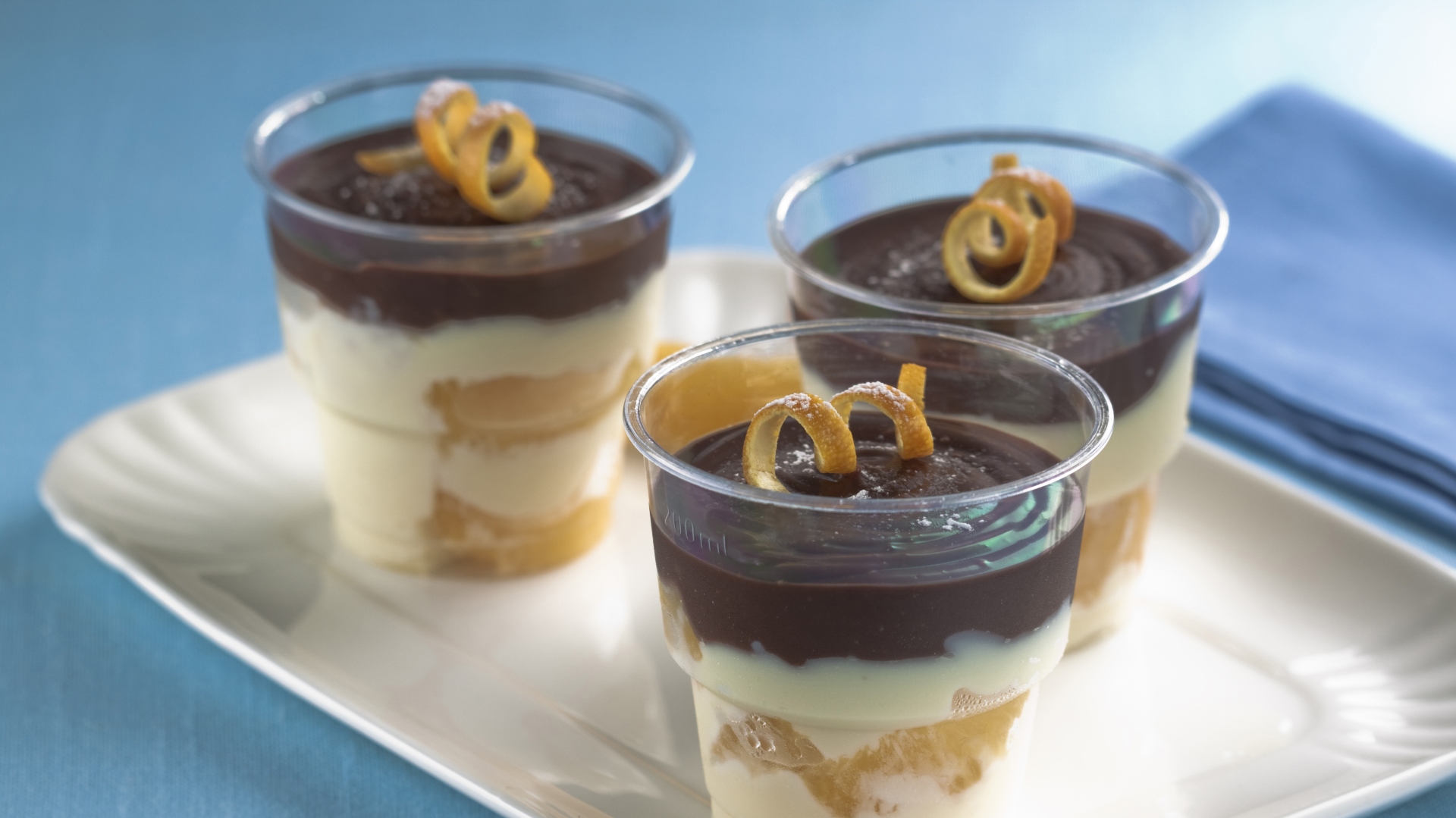 Gelado de limão com trufa de laranja