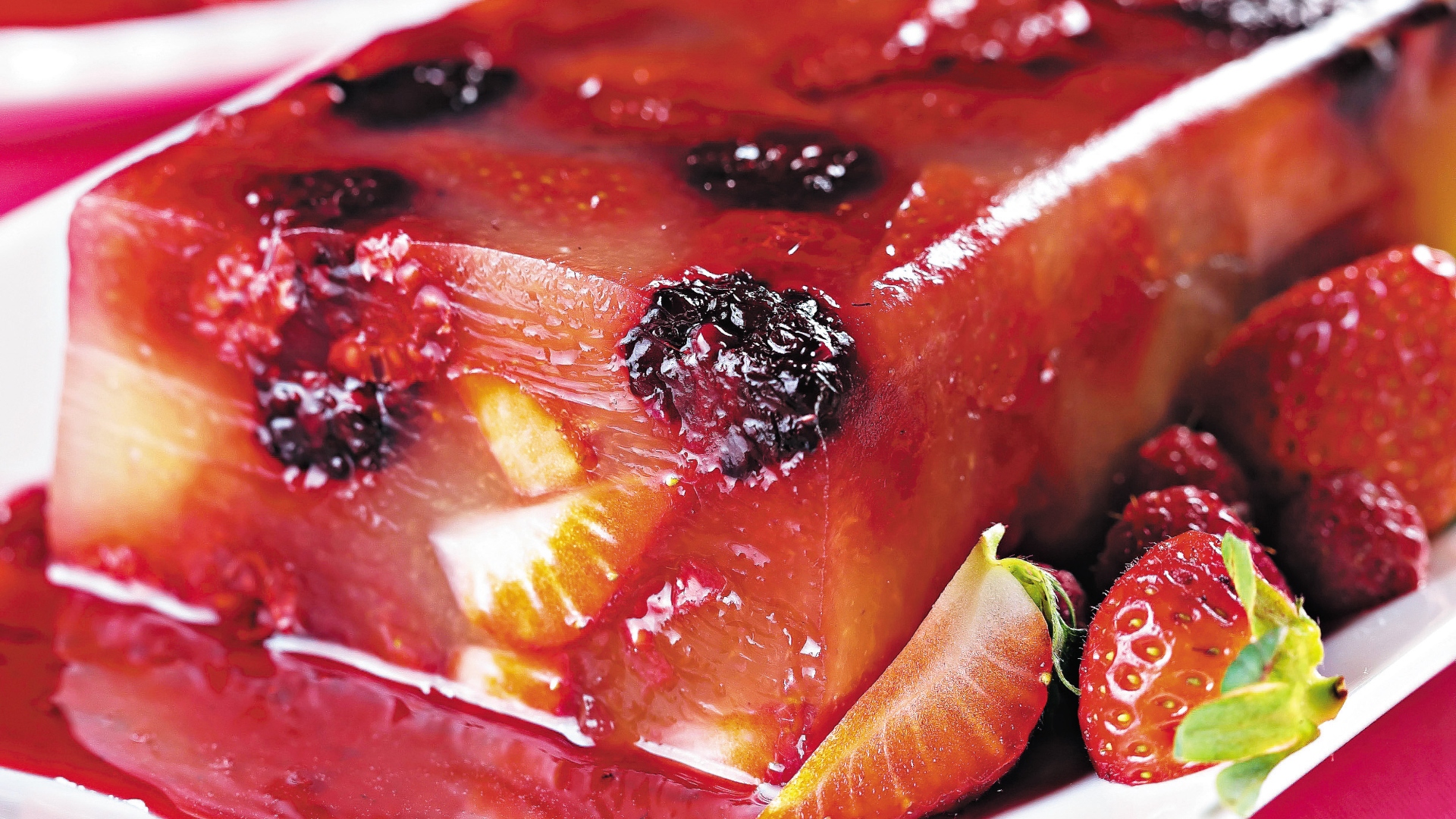 Gelatina ao rum com frutas vermelhas