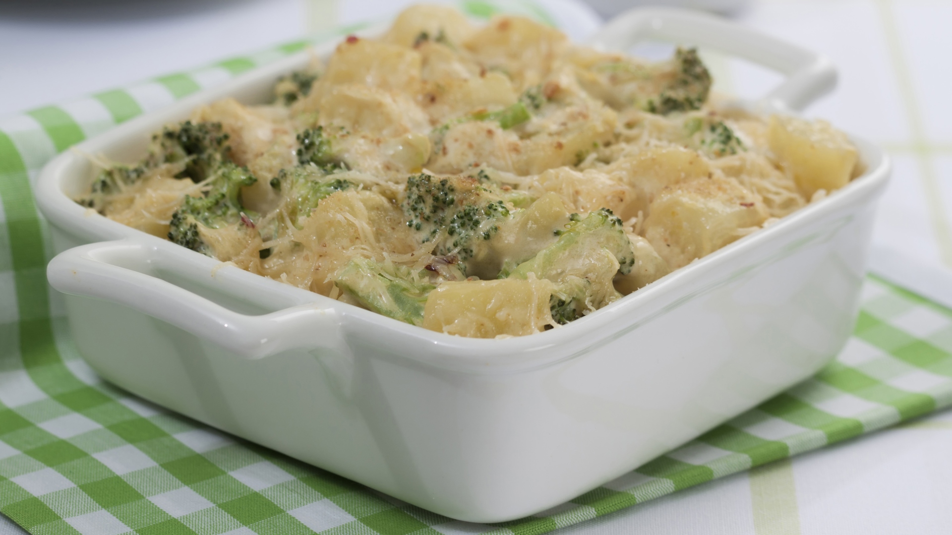 Gratinado de batata e brocólis