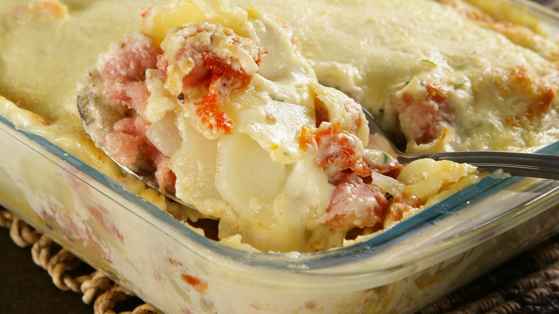 Gratinado de batata e linguiça