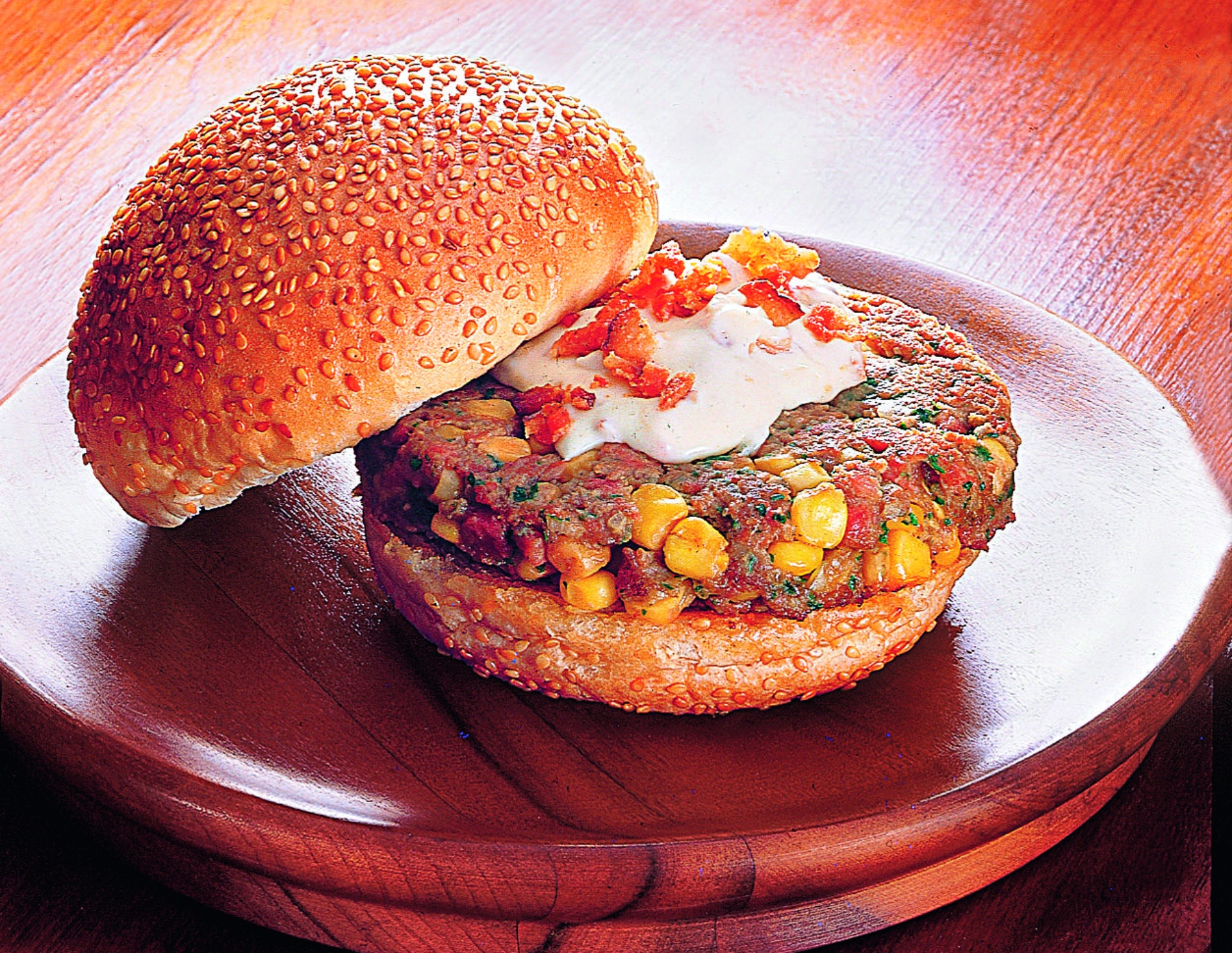 Foto de Hambúrguer com bacon e requeijão
