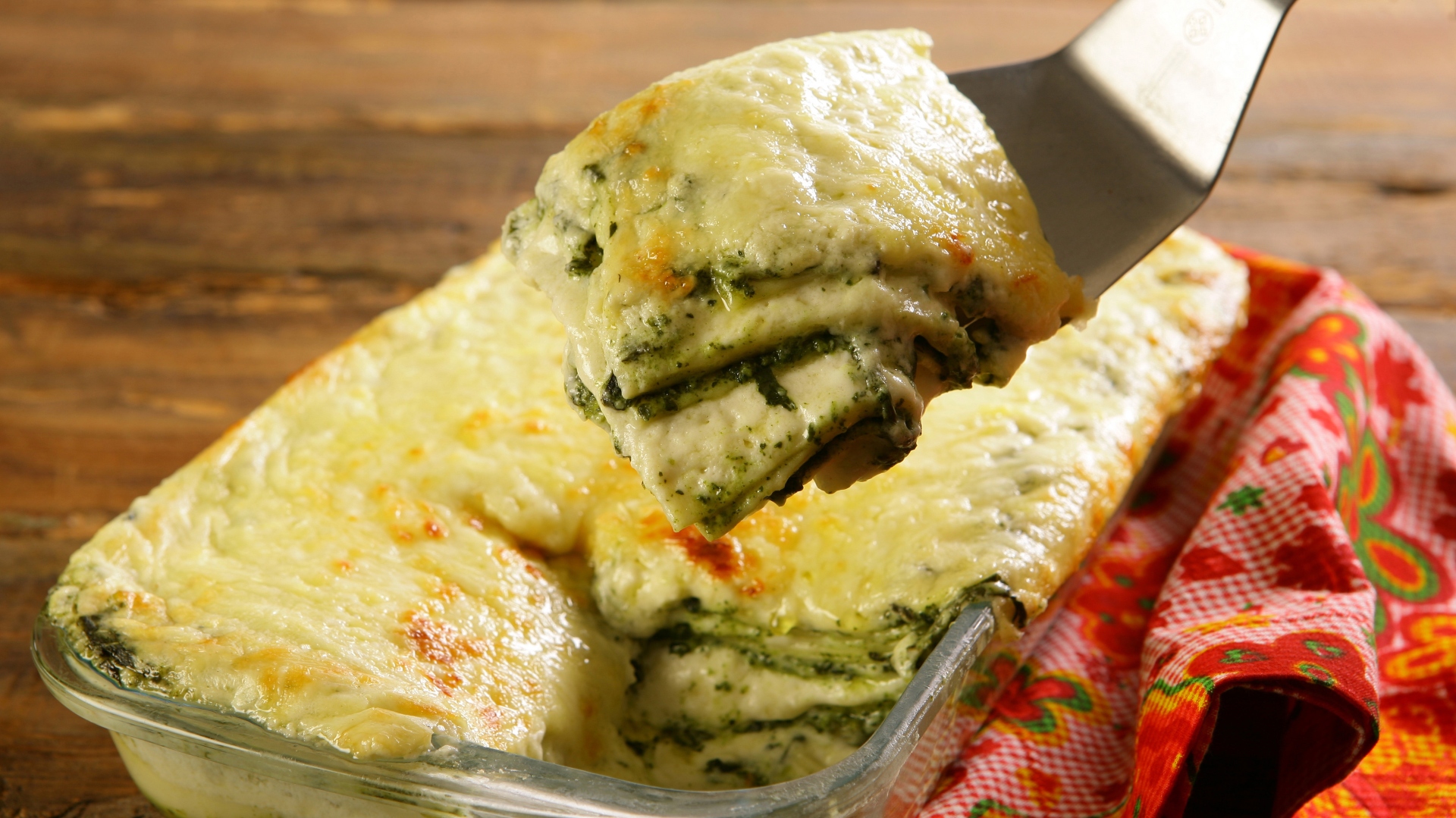 Lasanha com creme de espinafre e queijo