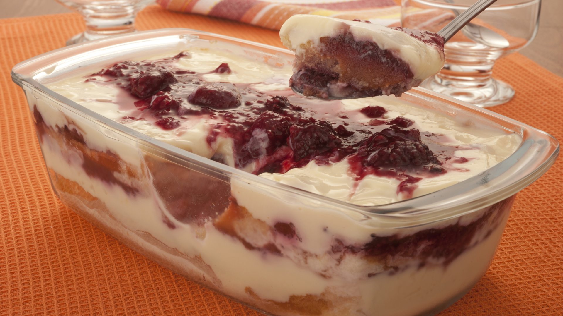 Pavê de frutas vermelhas