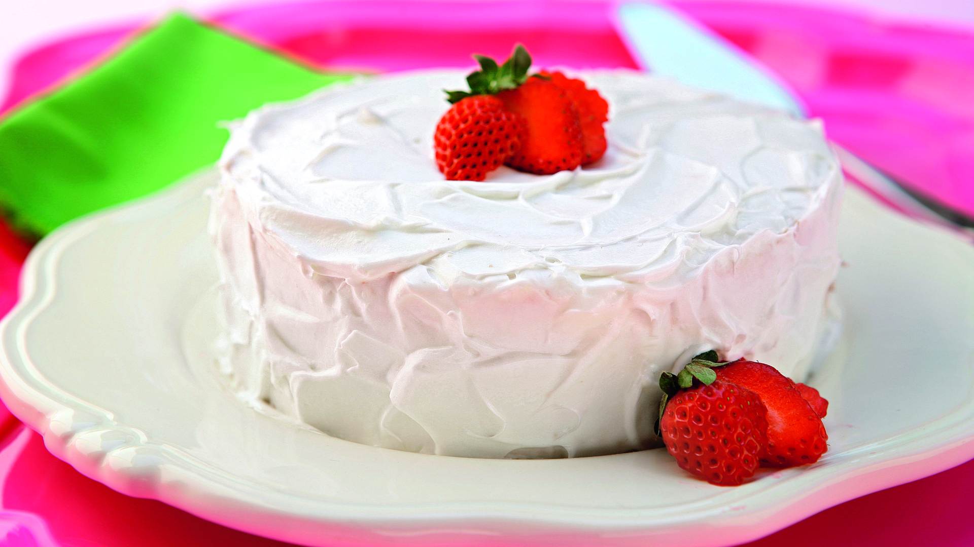 Bolo de brigadeiro com falso chantilly (2)