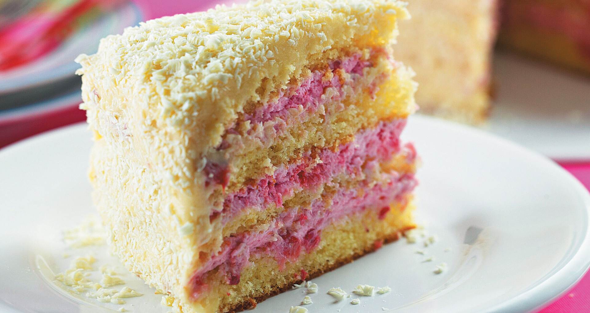 bolo de chocolate branco com morango