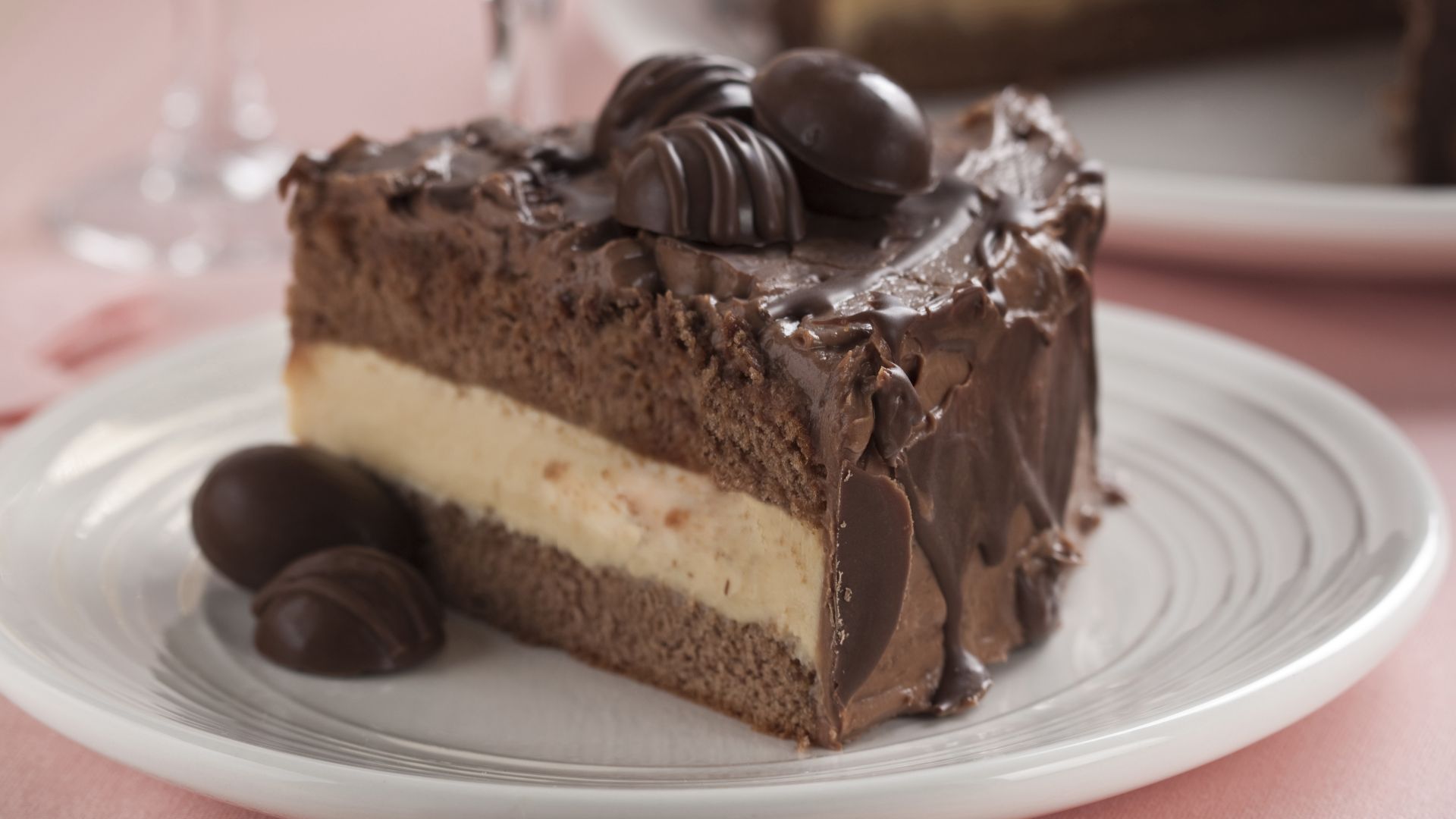 Bolo de chocolate e ganacha de laranja
