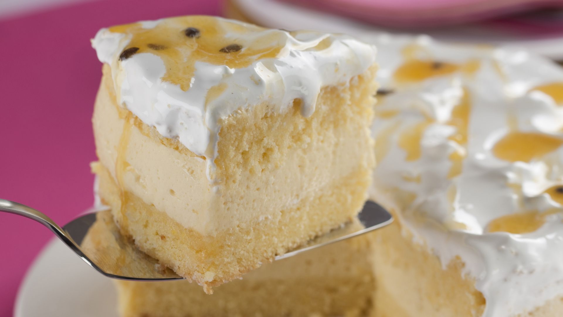 Bolo-musse de maracujá com marshmallow