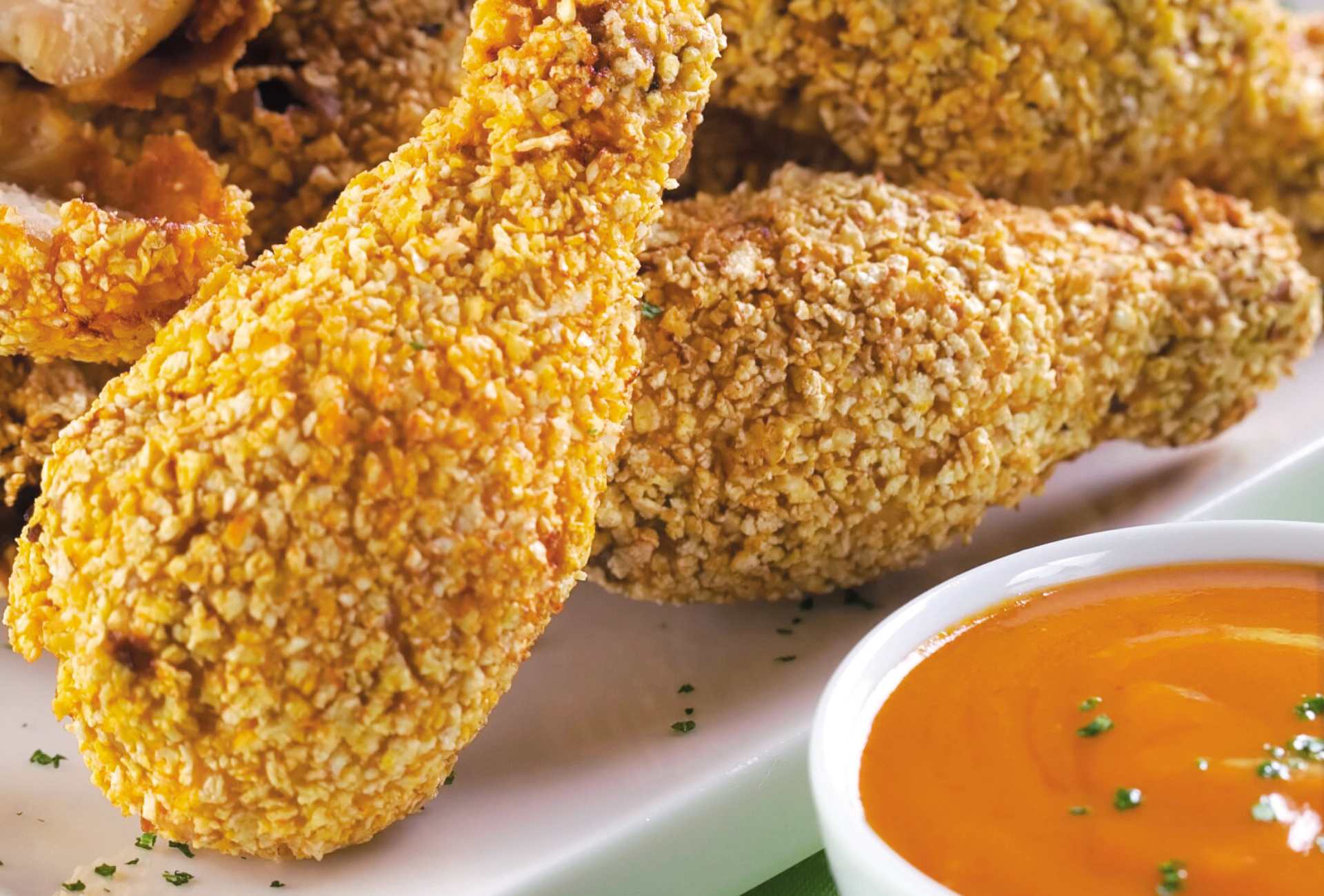 Coxinhas crocantes com molho