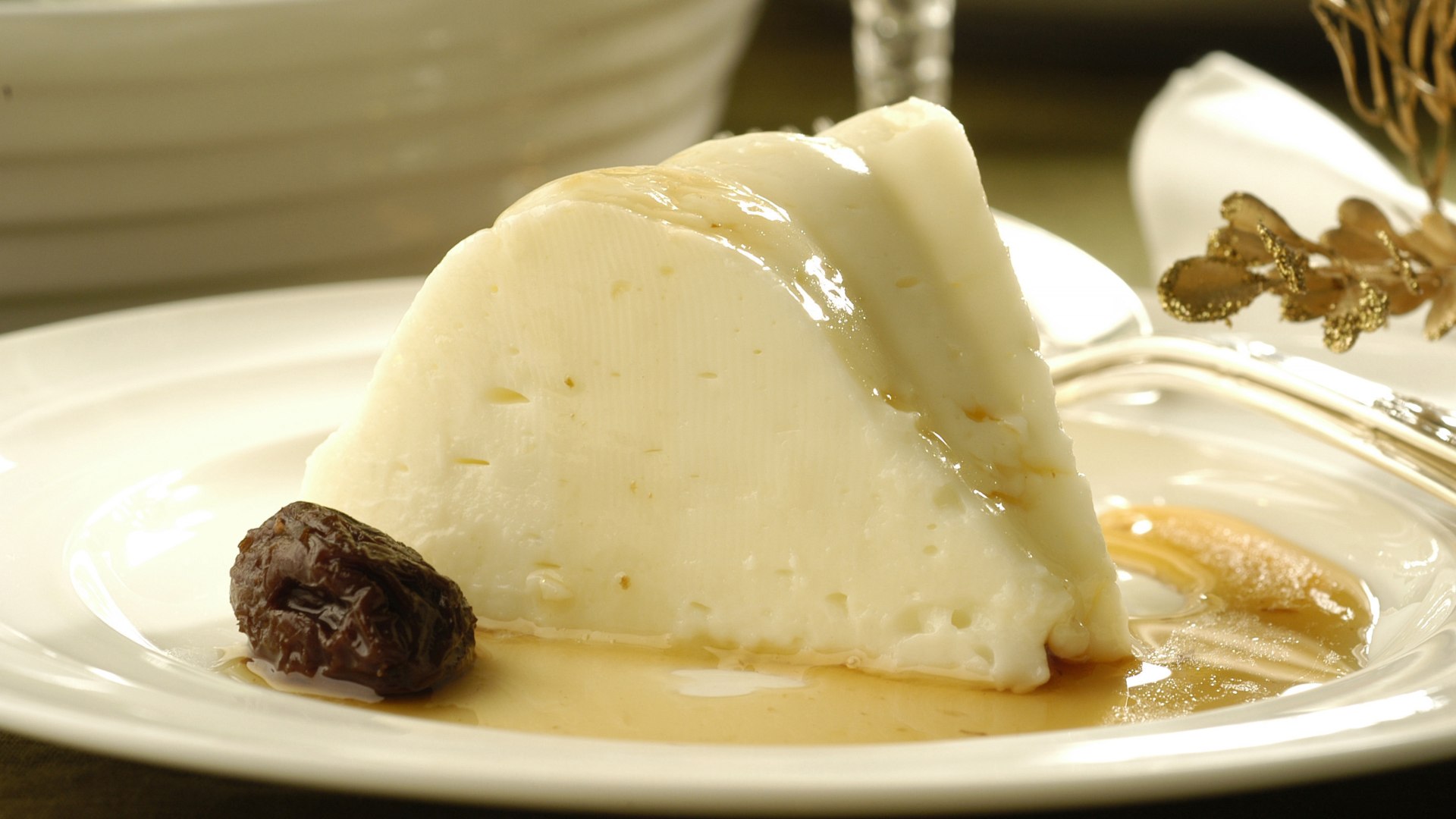 Manjar de coco com ameixa