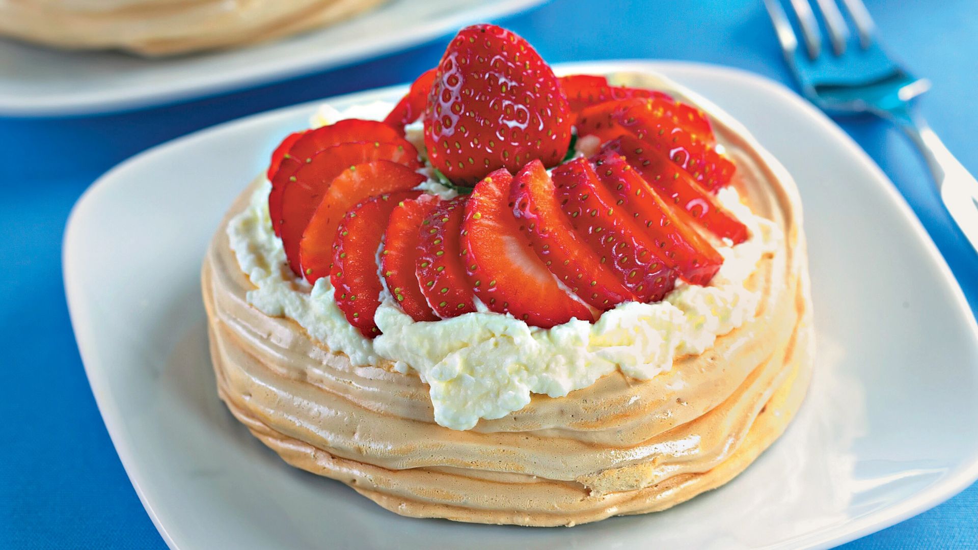 merengue com chantilly e morango